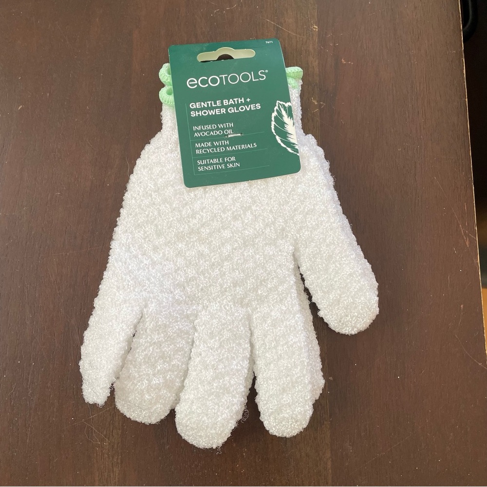 Eco Tools Bath Gloves.
New with tags.